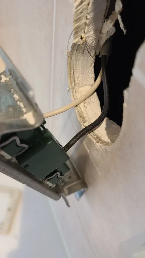 接地線が接続されていない